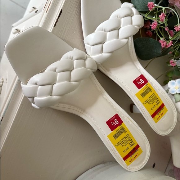 White Braided Slide Kitten Heels Size 9.5 - Picture 1 of 5